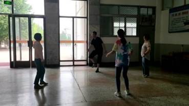 说明: E:\CZG\非教学\工会党务与指导青年教师\20220606 校工会活动视频\ky开元集团官网 姜亚东 踢毽子_Moment.jpg